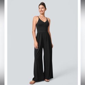 NWT HALARA Black V-Neck pocketed jumpsuit XLP